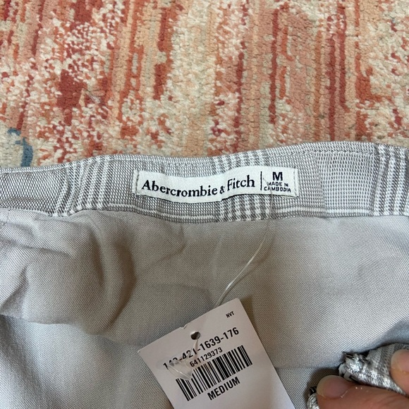 Abercrombie and Fitch Plaid Skirt NWT - Picture 5 of 5